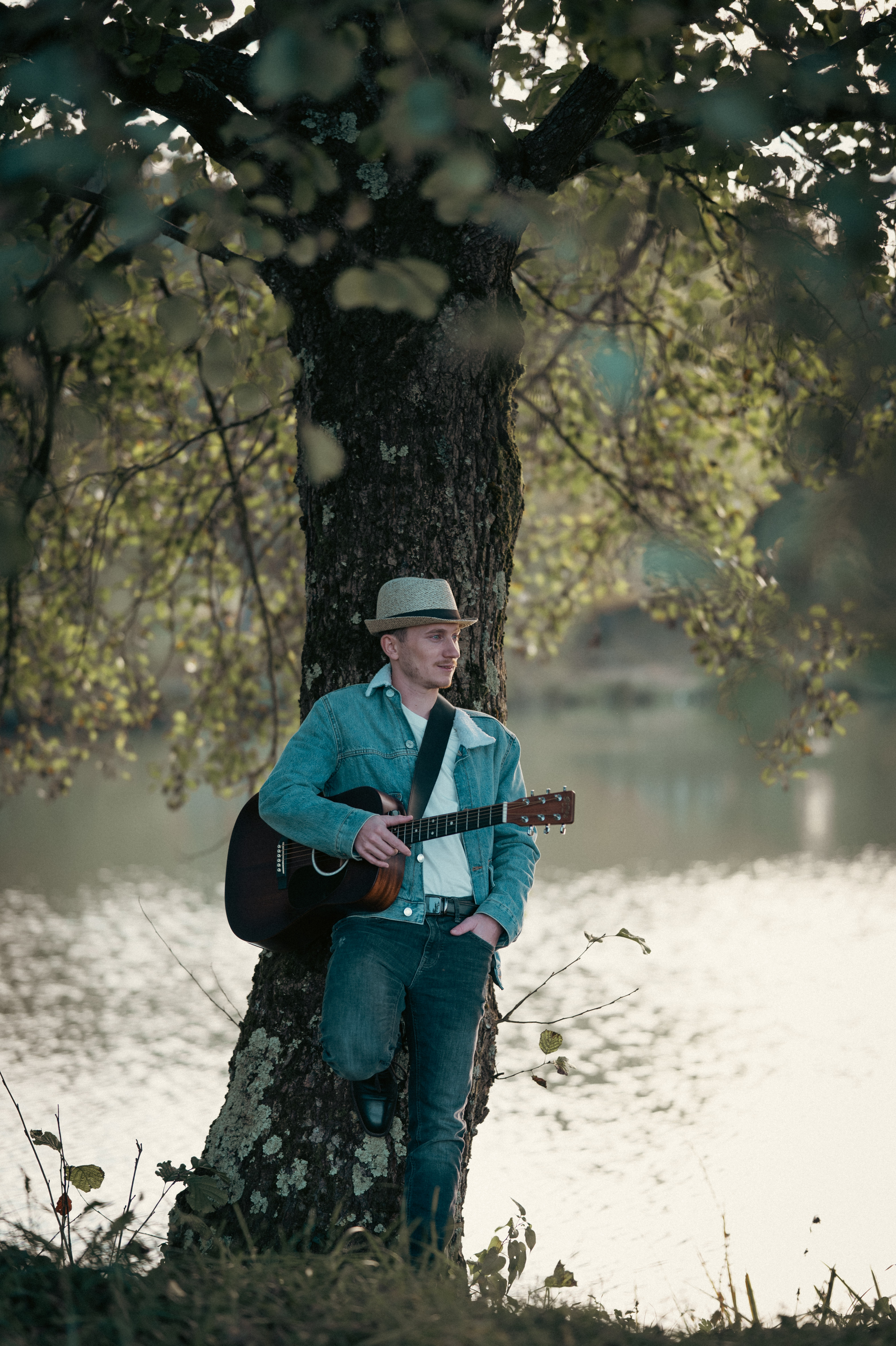 Nova pesem z naslovom "Kjer igra srce" je zunaj