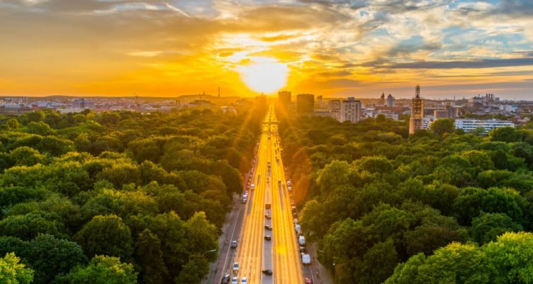 berlinaerial-view-of-tiergarten-park-in-victory-column-750x400.jpg