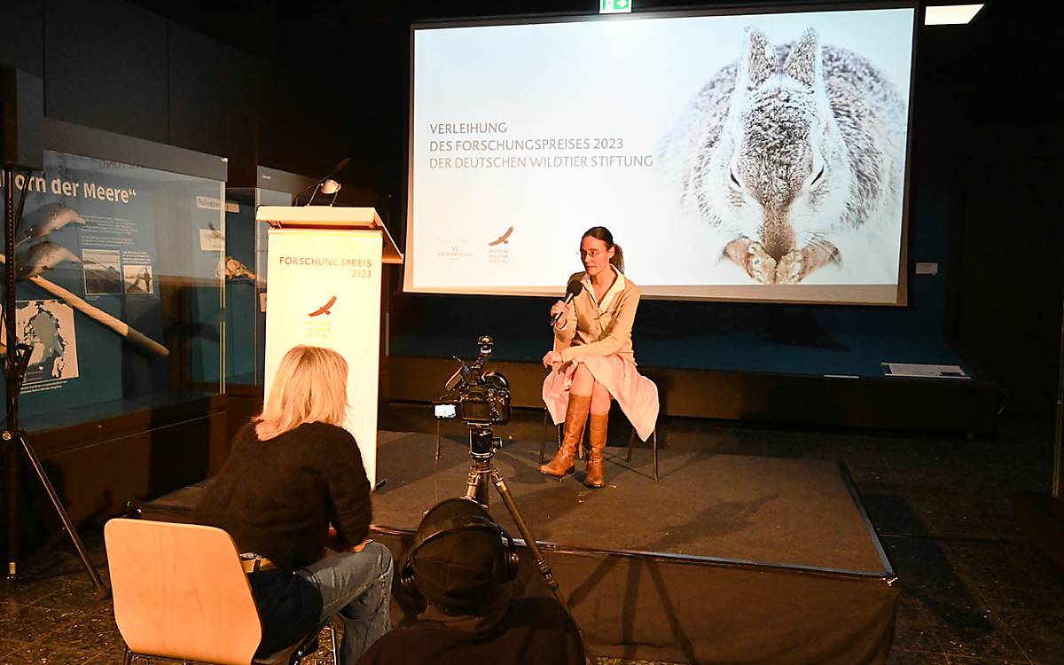Preisträgerin Schai-Braun im Interview mit Inga Olfen, Leiterin Kommunikation der Deutschen Wildtier Stiftung