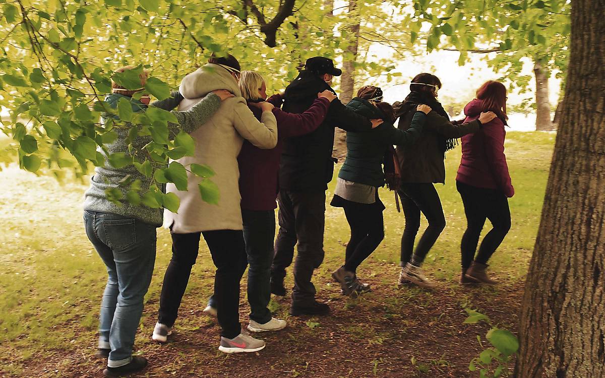 Wir zeigen Erziehern, wie sie für Kinder Erlebnisse in der Natur schaffen. Foto: Ilona Jentschke