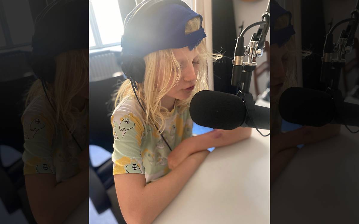 Jakob als Kinderreporter in Folge 1 zu Gast bei Winni dem Eichhörnchen und Hendrik