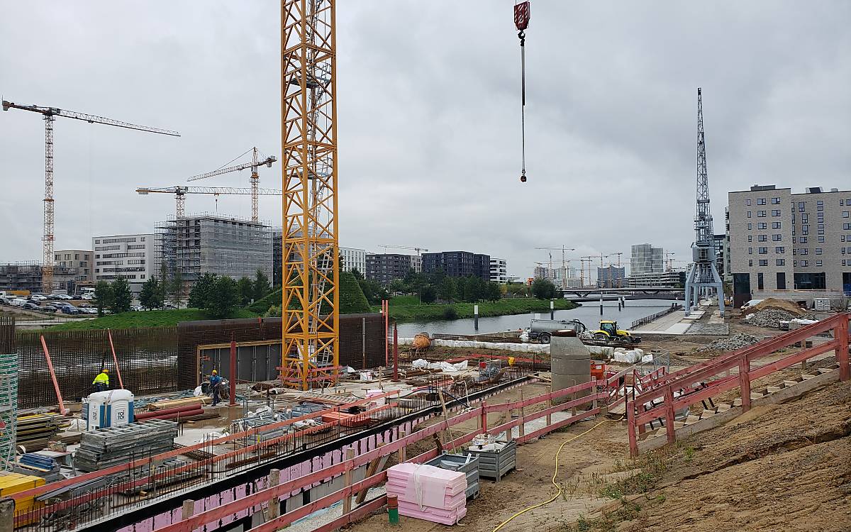 September 2021: Das Fundament des Hochhauses ist gelegt.