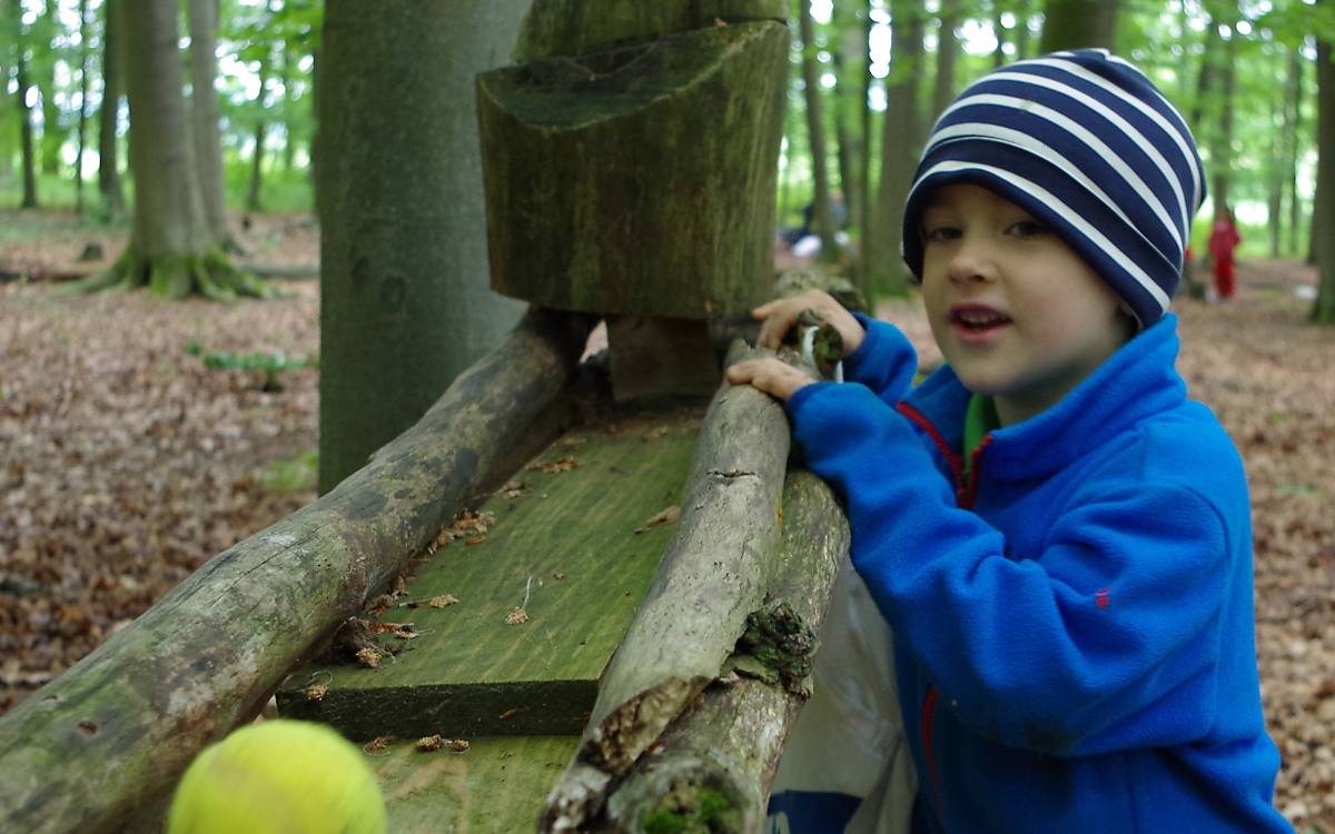 Bällebahn im Waldkindergarten