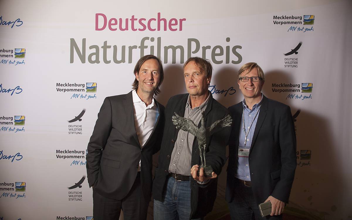 Oliver Heuss, Filmmusiker, mit dem Preisträger Jan Henriksson und Jörn Röver, Filmproduzent (von links nach rechts).