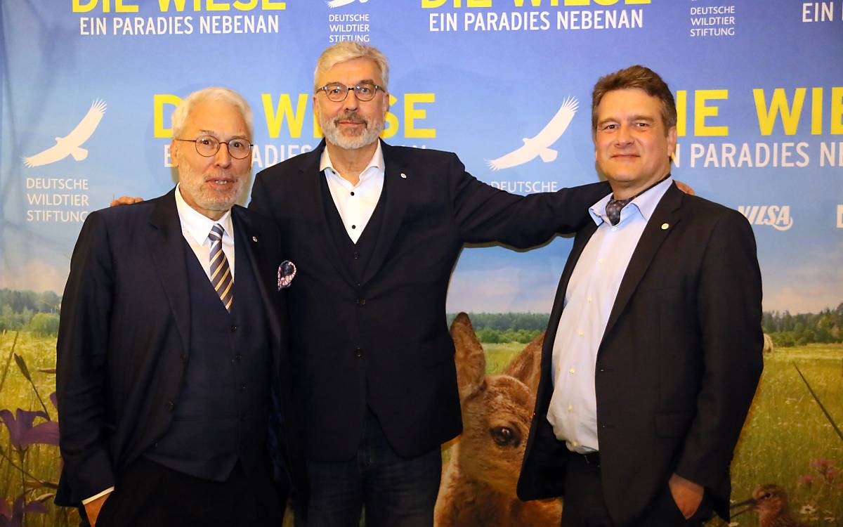 Von links nach rechts: Prof. Dr. Fritz Vahrenholt, Alleinvorstand der Deutschen Wildtier Stiftung, Michael Miersch, Geschäftsführer Kommunikation und Bildung, Hilmar Freiherr von Münchhausen,
Geschäftsführer und Leiter Natur- und Artenschutz, Deutsche Wildtier Stiftung.