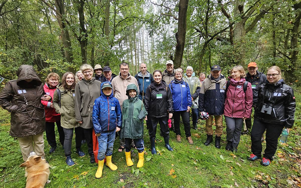 Gruppenfoto nach einer erlebnisreichen Exkursion entlang der Fintau