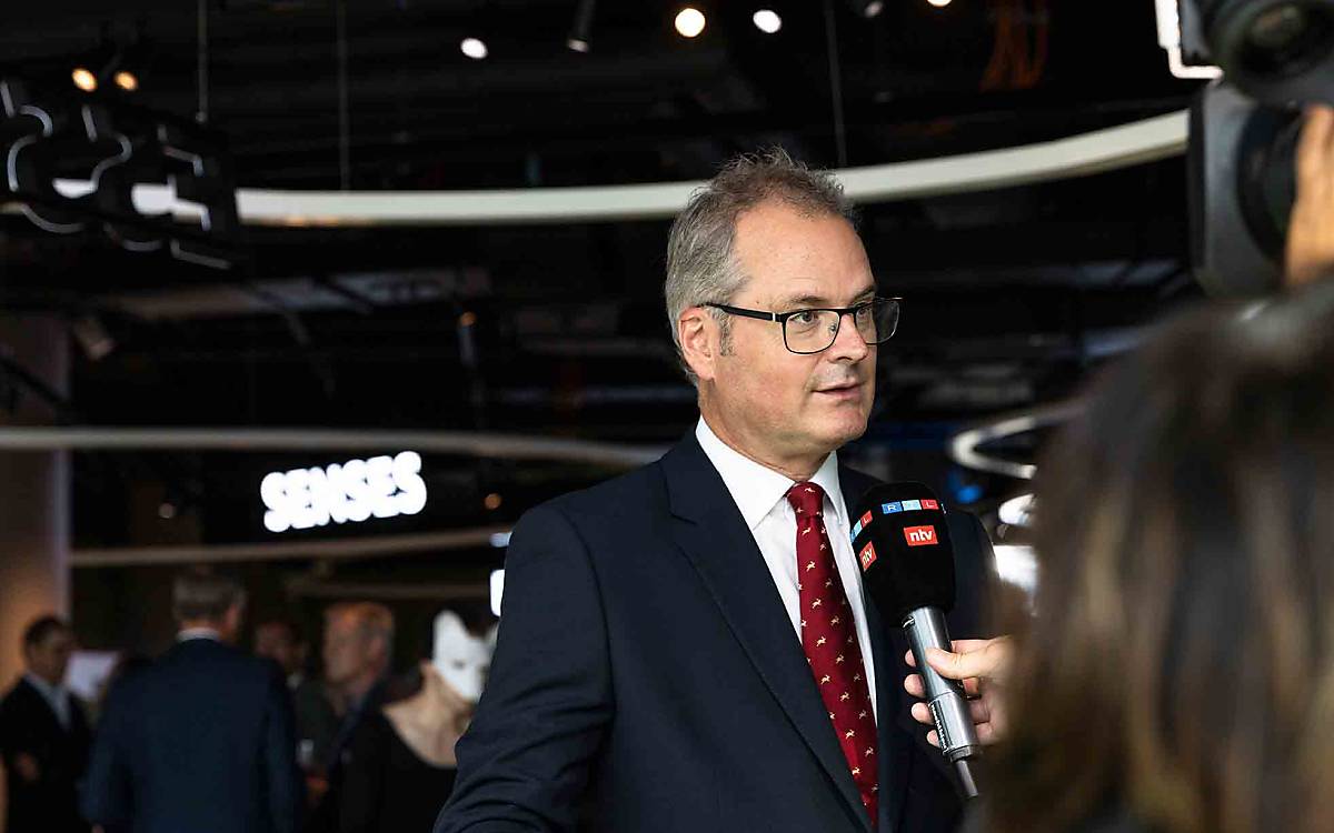 Prof. Dr. Klaus Hackländer ist seit 2021 Vorstand der Deutschen Wildtier Stiftung. Er gilt als international führender Experte für Arten- und Naturschutz.