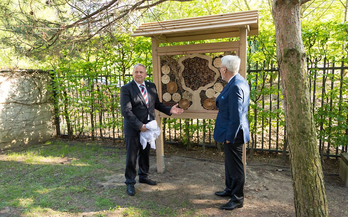 Dr. Till Backhaus, Ministerium für Landwirtschaft und Umwelt Mecklenburg-Vorpommern mit Prof. Dr. Fritz Vahrenholt, Alleinvorstand der Deutschen Wildtier Stiftung.