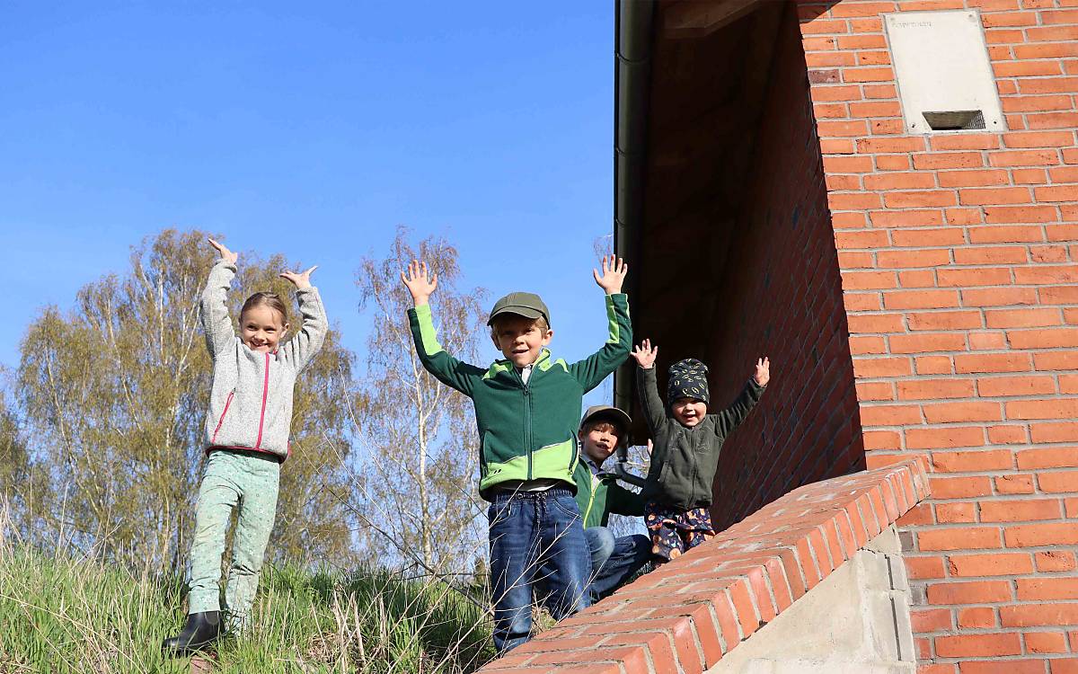 header-3_2022-04-27-kinder-fledermausquartier_reduziert_hergen-skibbe