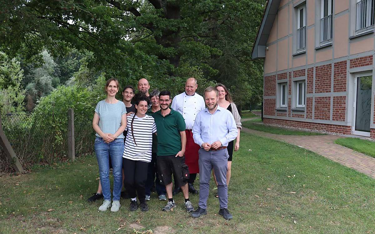 Acht von elf: die Teammitglieder von Haus Wildtierland