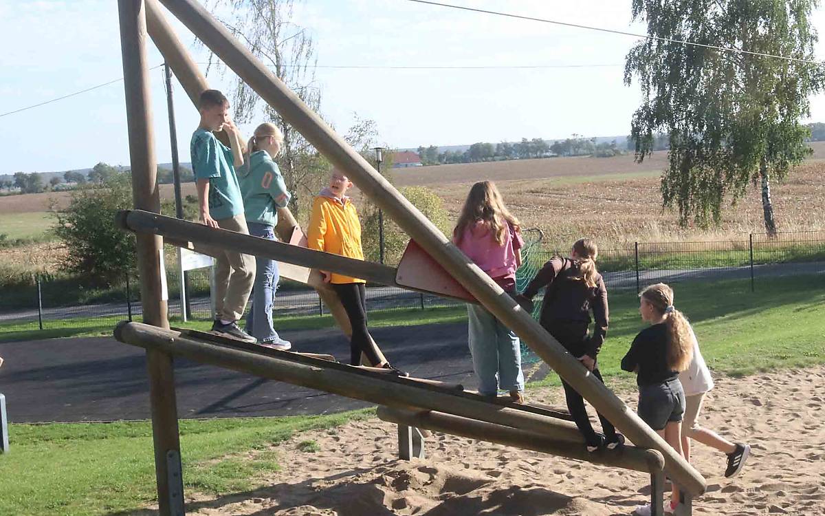 Beliebter Treffpunkt: Auf dem Spielplatz können die Kinder ausgelassen toben.