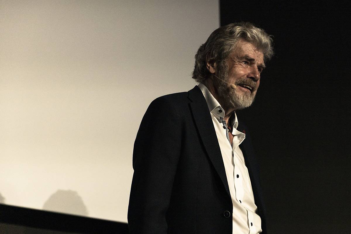 Bergsteigerlegende Reinhold Messner in der Botschaft der Wildtiere