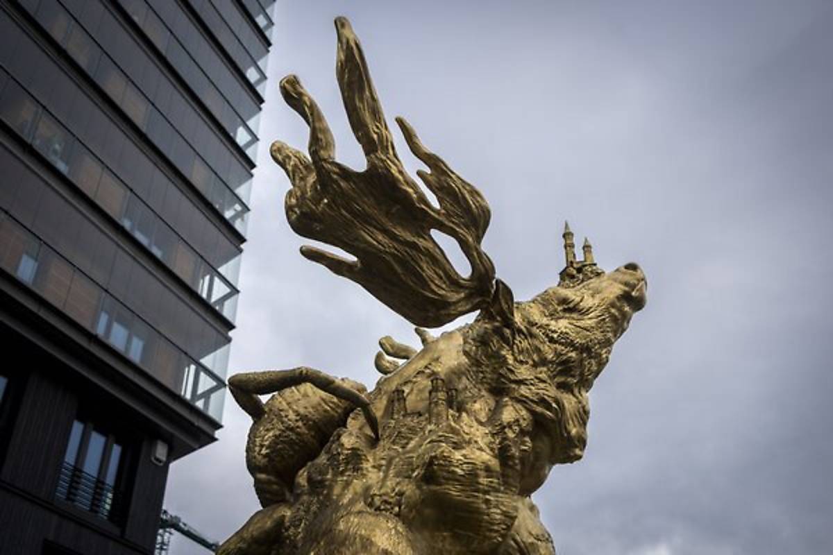 CRUSH vor der Botschaft der Wildtiere in der HafenCity