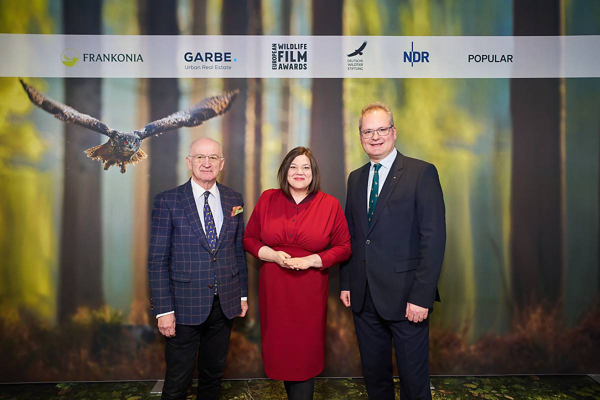 Feierten die EWFA (von links): Prof. Dr. J.-Matthias Graf von der Schulenburg, Deutsche Wildtier Stiftung, Katharina Fegebank, Hamburgs Zweite Bürgermeisterin und Umweltsenatorin, Prof. Dr. Klaus Hackländer, Deutsche Wildtier Stiftung