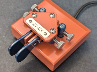 ZN-9ZX - Cream Orange / Blue