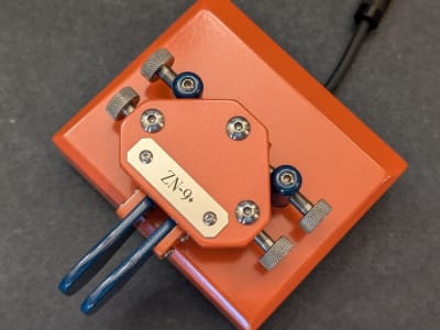 ZN-9+ - Cream Orange / Blue