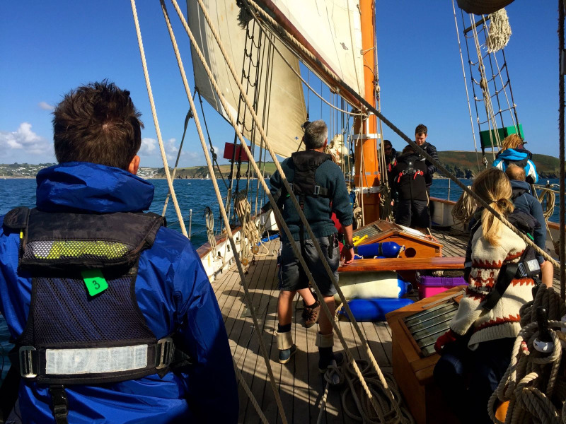 lifejacket sailing boat team