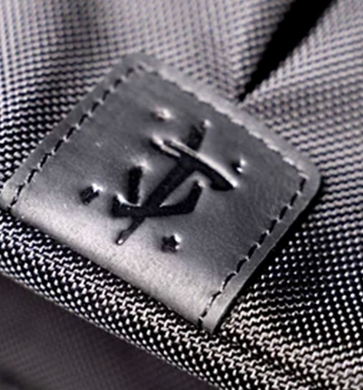 DE_Messenger_Bag_HERO_1920x870.jpg