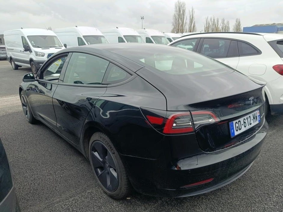 Tesla Model 3 — foto 4