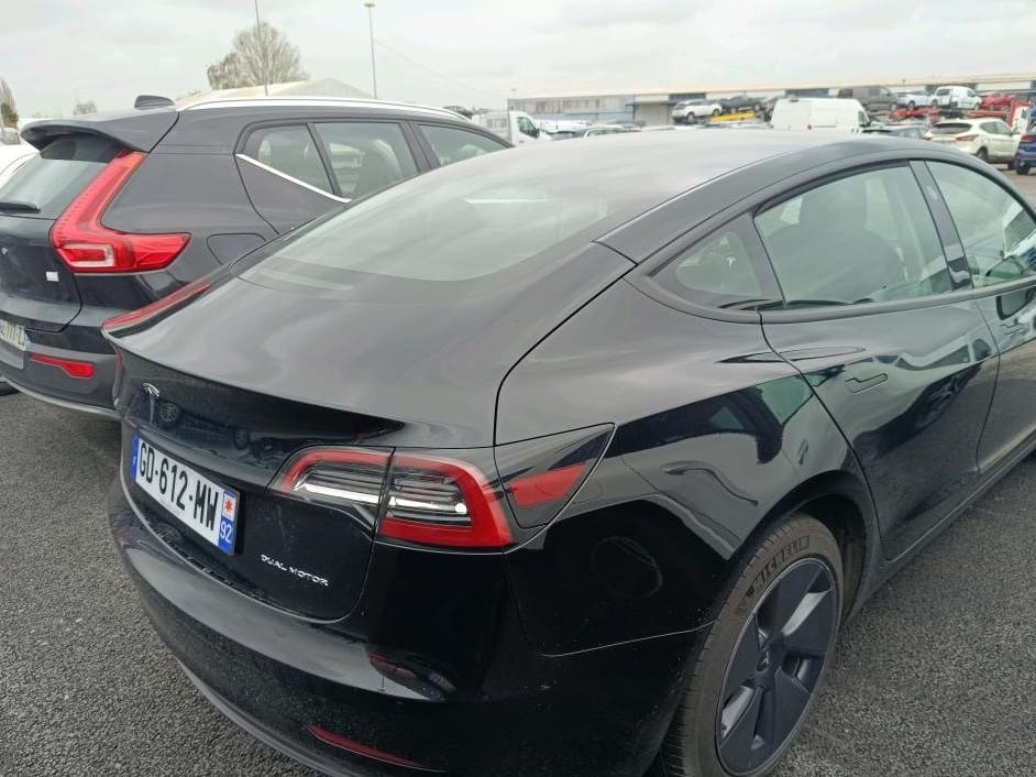 Tesla Model 3 — foto 5