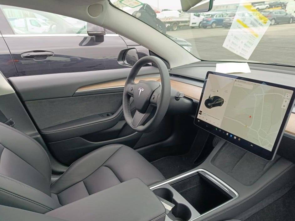 Tesla Model 3 — foto 6