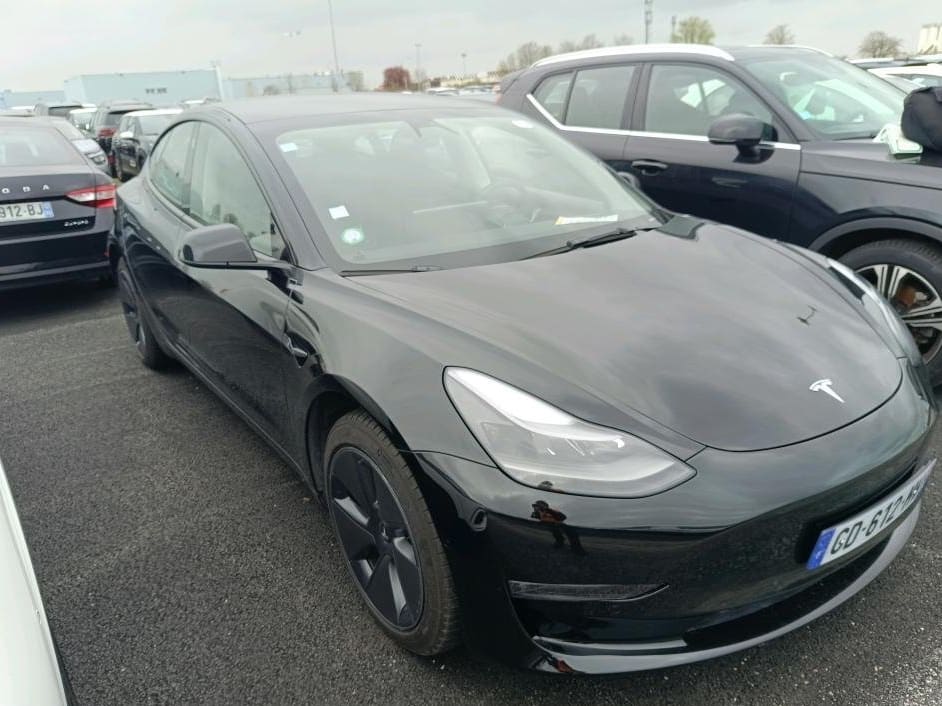Tesla Model 3 — foto 2