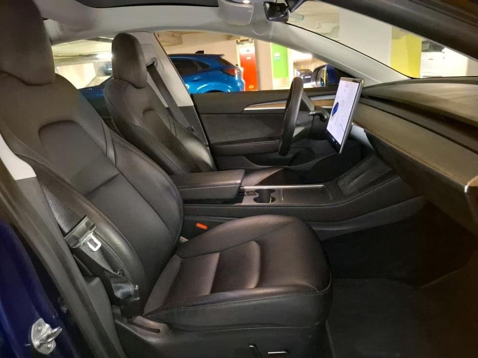 Tesla Model 3 — foto 10