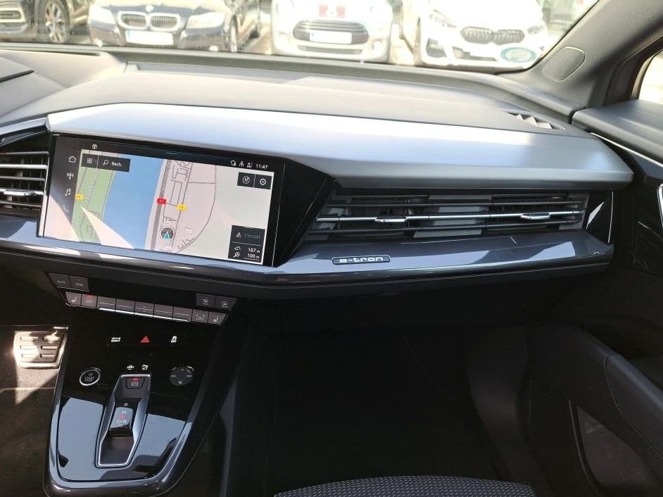 Audi Q4 e-tron — foto 13