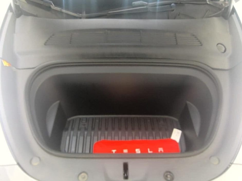 Tesla Model Y — foto 15