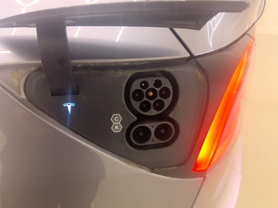 Tesla Model Y — foto 16