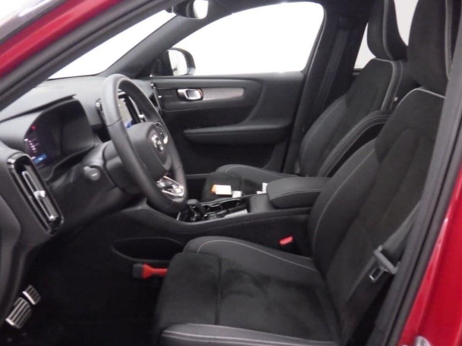 Volvo XC40 — foto 7