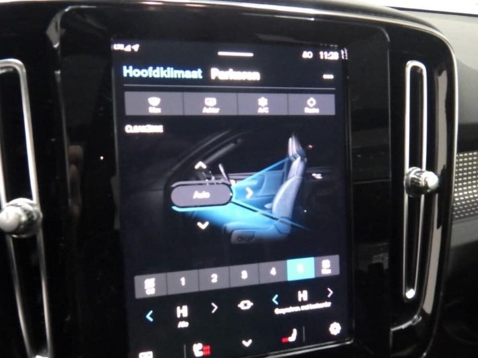 Volvo XC40 — foto 11
