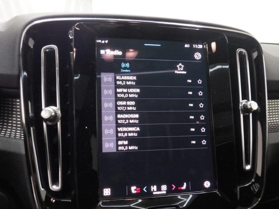 Volvo XC40 — foto 12