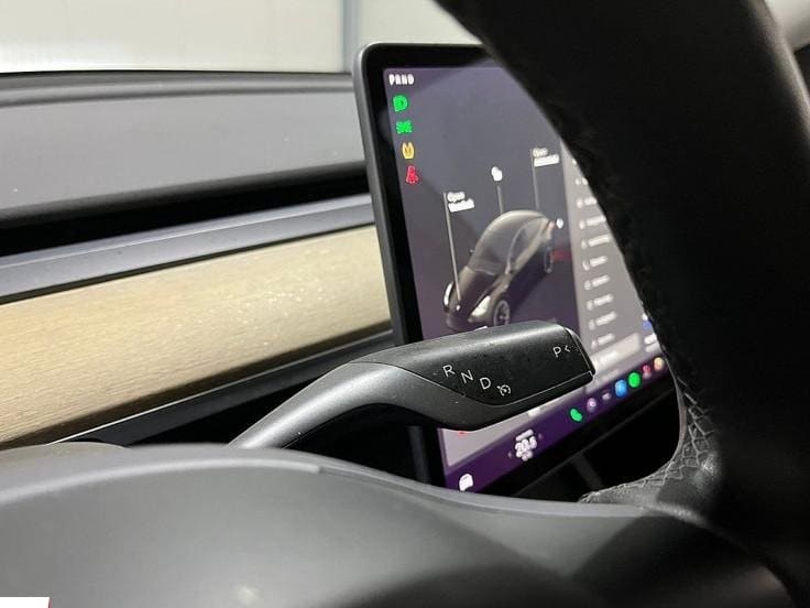 Tesla Model Y — foto 11