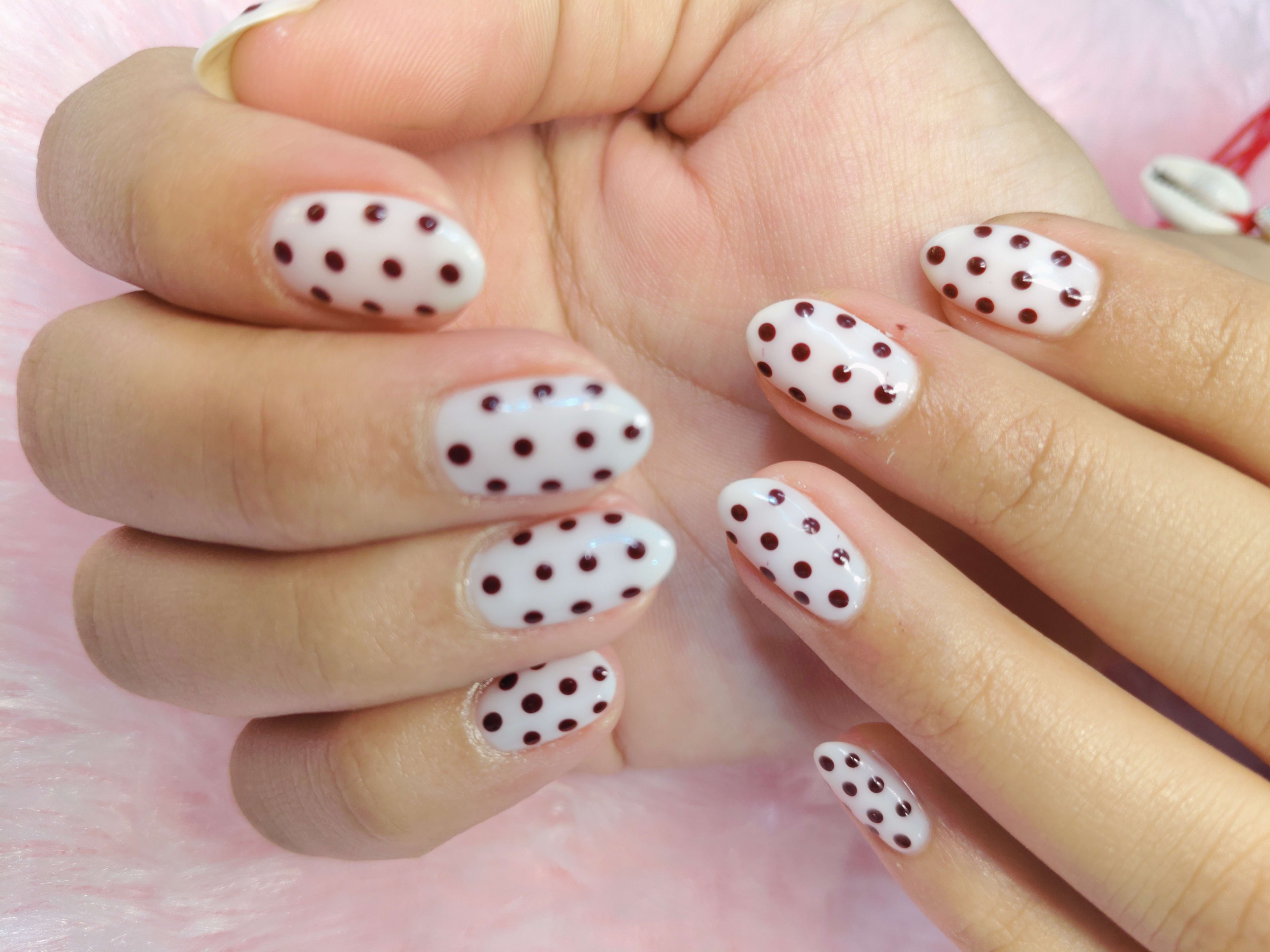 Gel polish with polka dots