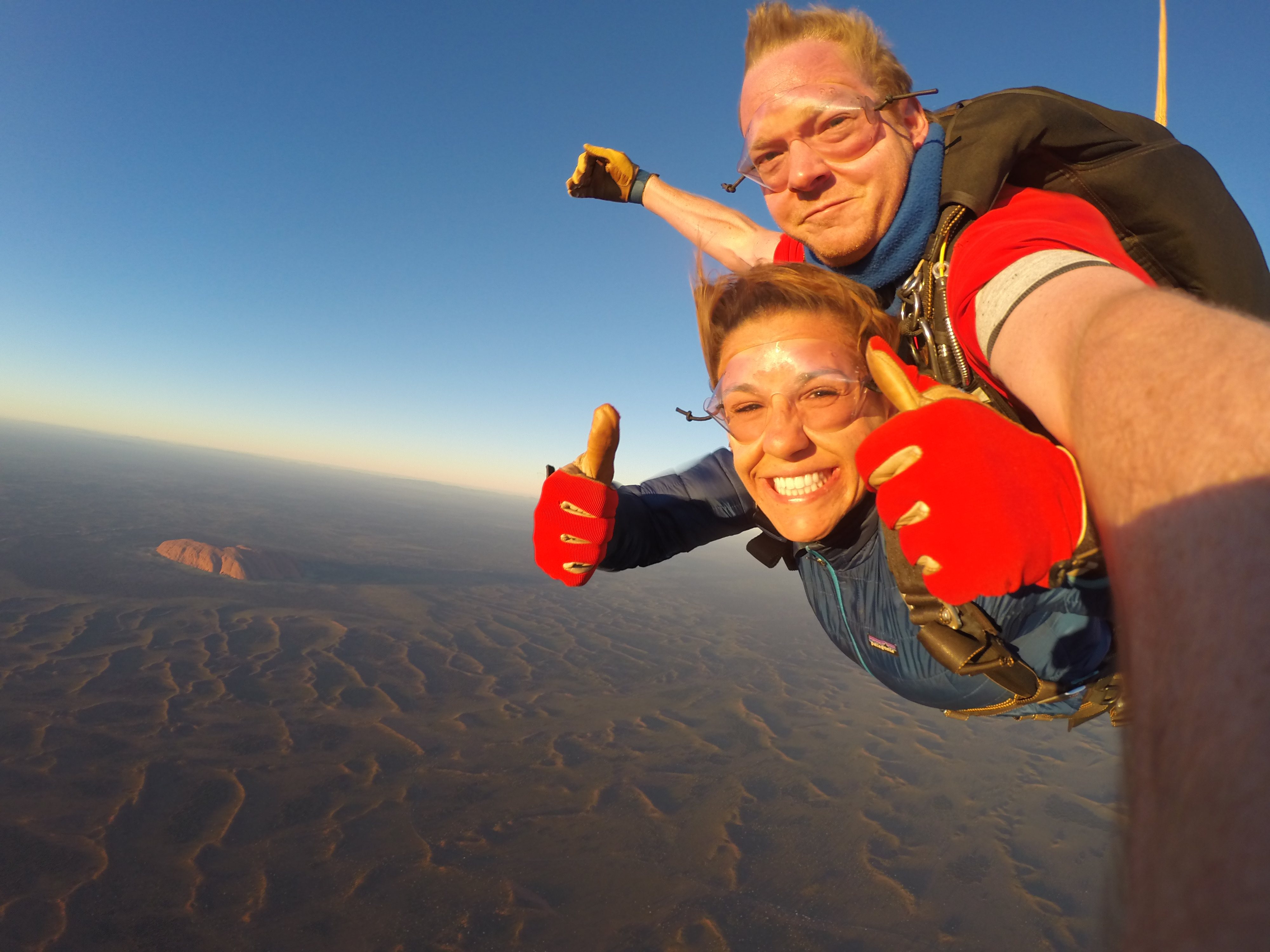 ウルルの空からスカイダイビング！サンライズorサンセット