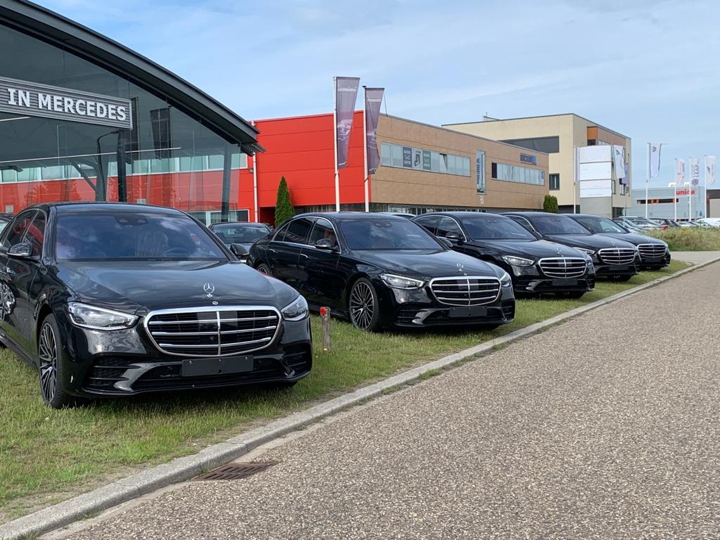 Sold a package of Mercedes-Benz S classes 