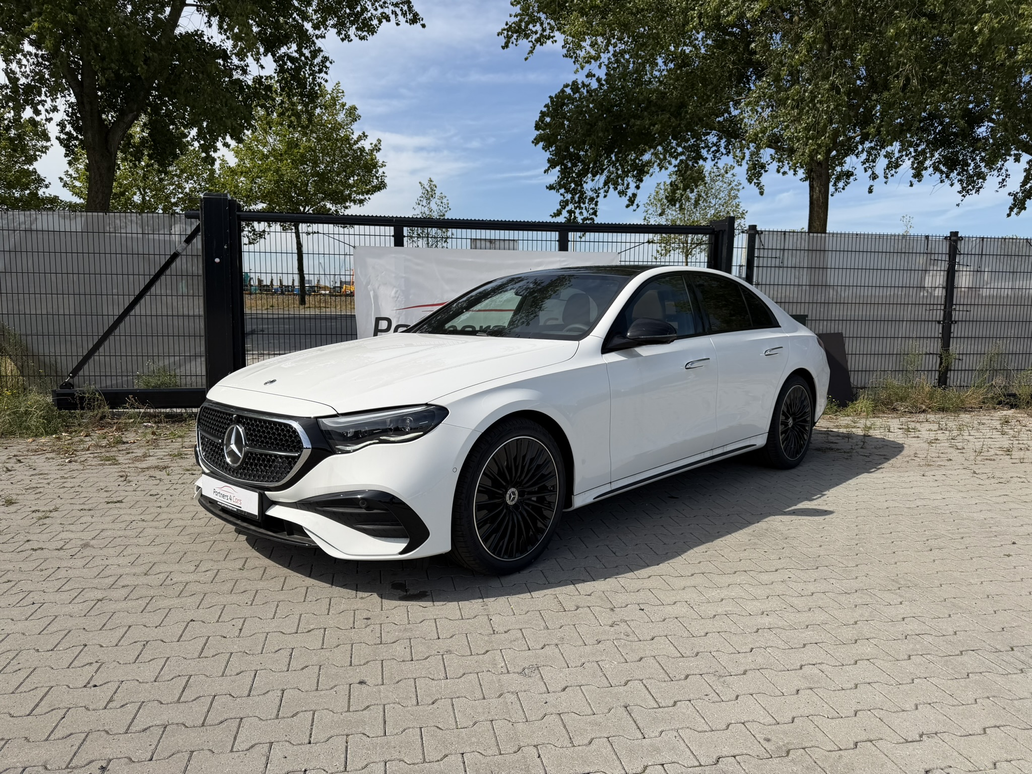 Mercedes-Benz E 200 AMG/AMG Line