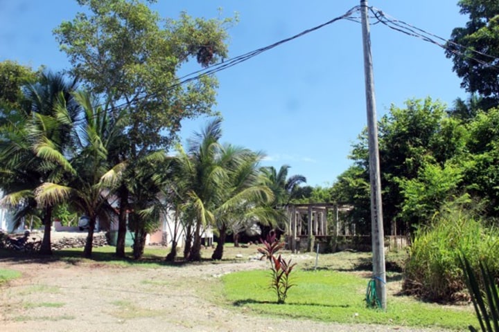 Light post with electric connection