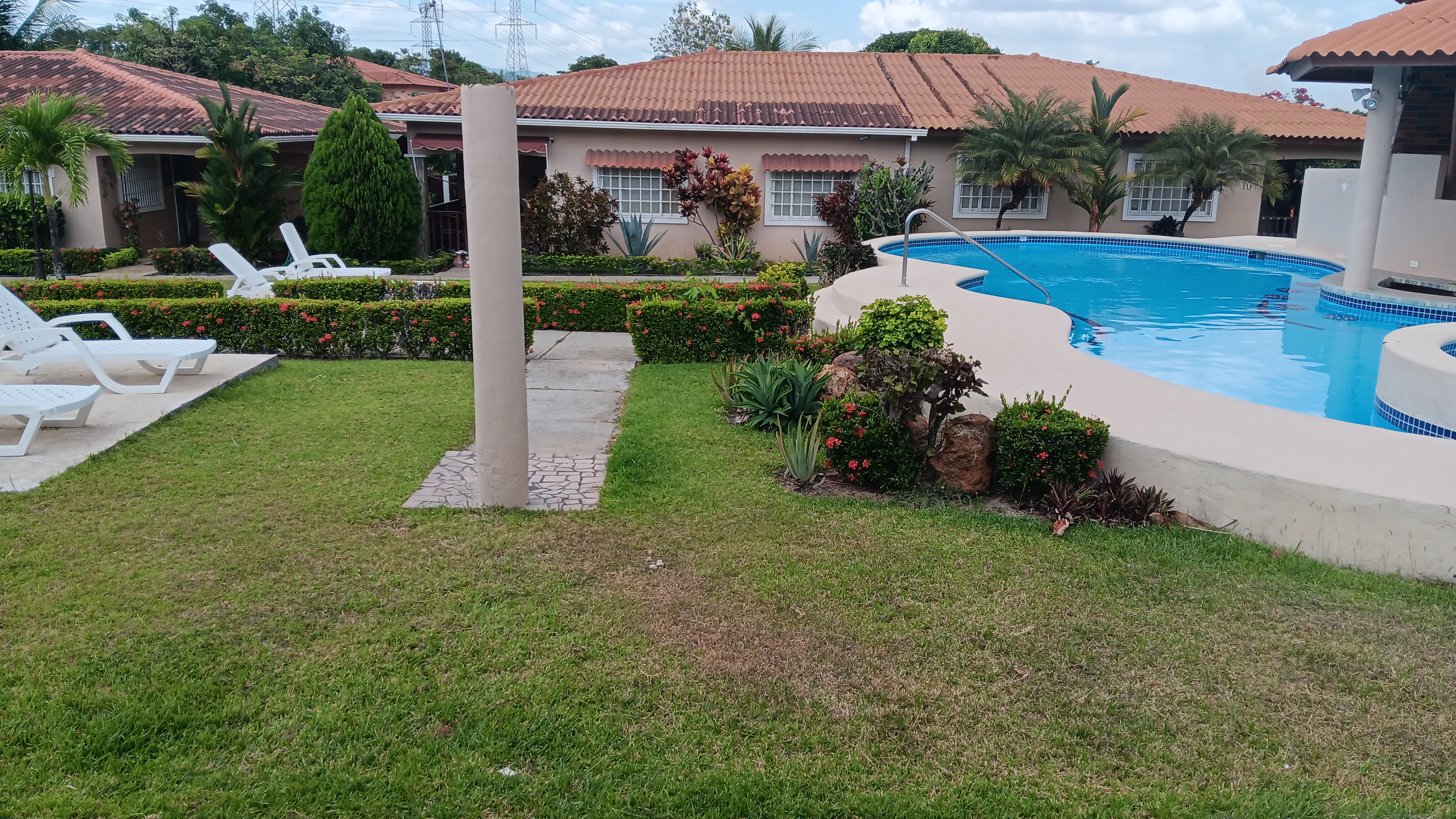 shower next to pool