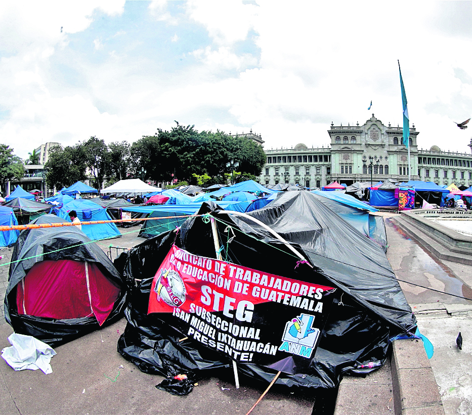 Mineduc traslada a tribunales 160 casos de docentes para posible destitución por huelga