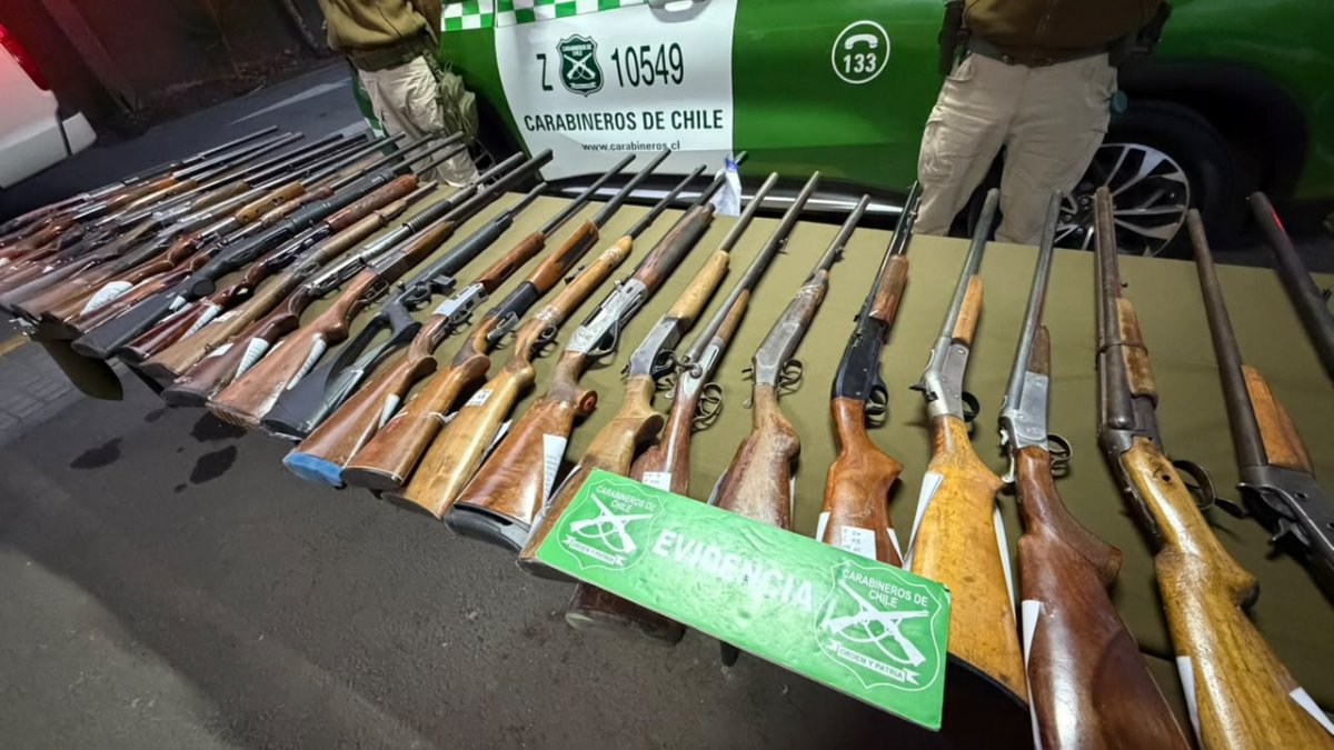 Carabineros incautan más de 100 armas de fuego y 2.400 municiones en operativos en San Bernardo