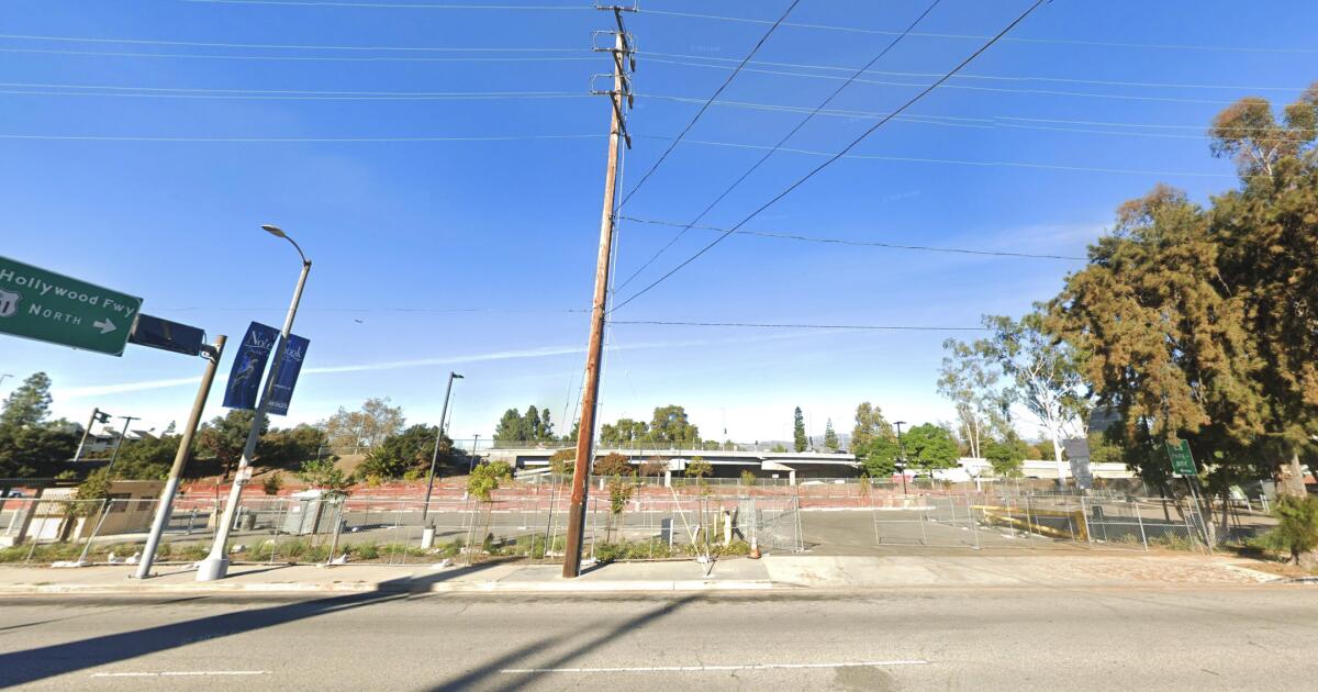 Man Killed in Shooting at Universal/Studio City Park and Ride, Suspect at Large