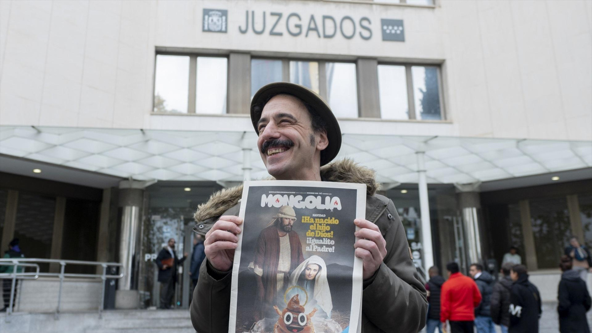 Se reabre la causa contra la revista Mongolia por una portada que satirizaba un belén