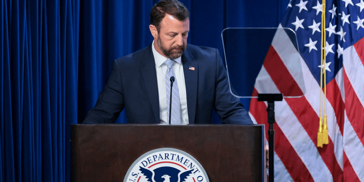 Former DHS Chief of Staff Criticizes Markwayne Mullin's Proposal to Disrupt Airport Operations in Sanctuary Cities