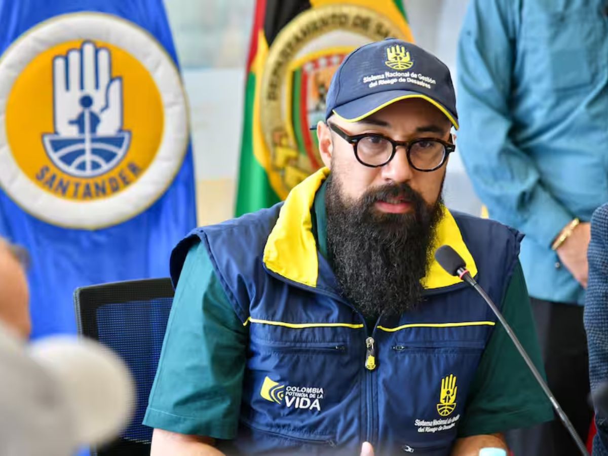 Procuraduría suspende a Carlos Carrillo por presunta participación en política en medio de la campaña electoral