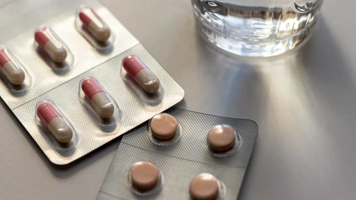 Cuestionamientos por falta de transparencia en la compra de medicinas entre Ecuador e India