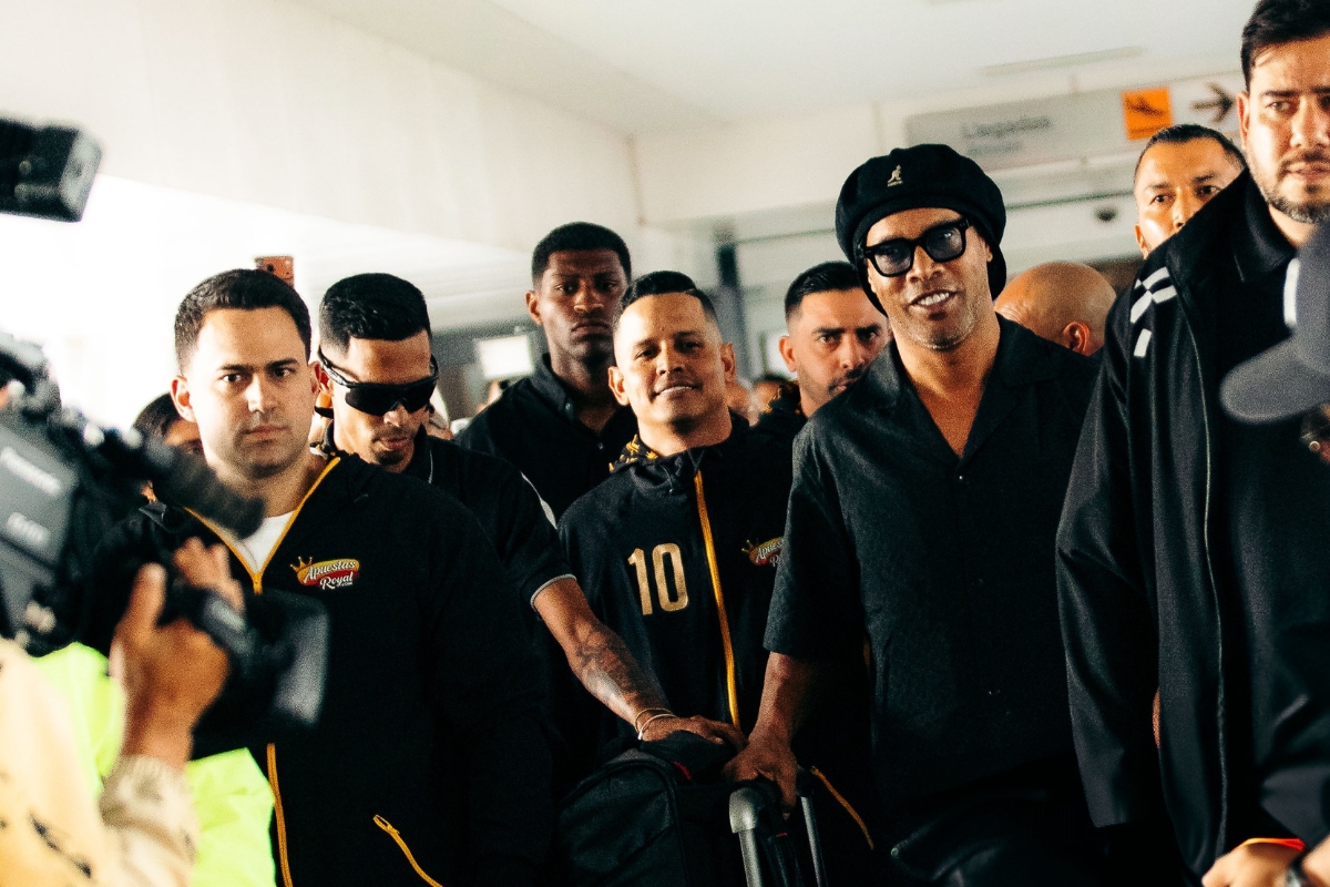Ronaldinho llega a Venezuela para participar en partido de exhibición en Petare