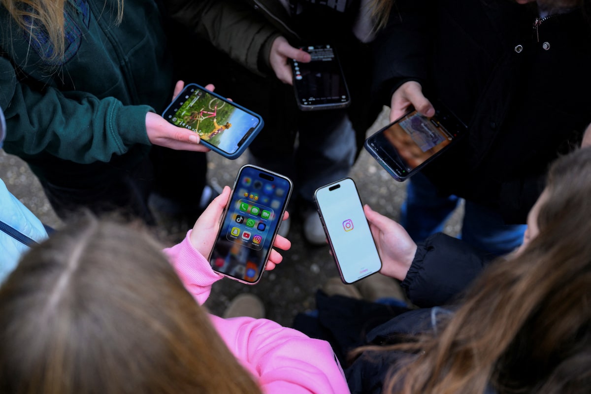 United Kingdom to restrict social media access for users under 16 starting 2027