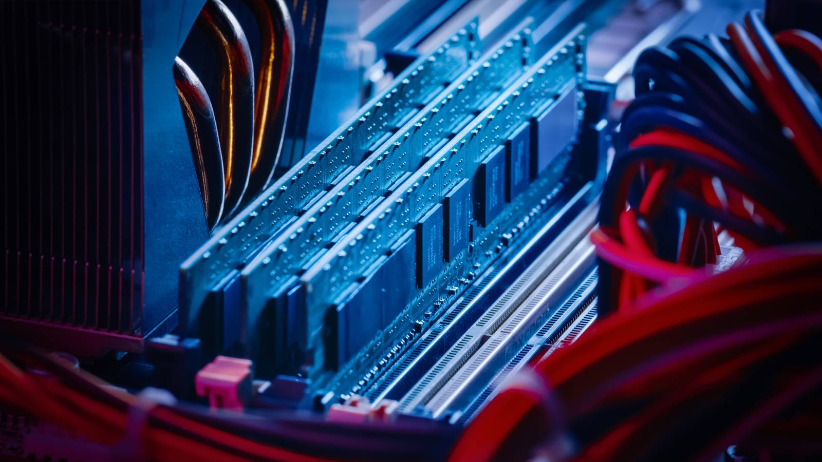 Lenovo prevé que los precios de la memoria RAM se mantendrán altos de forma permanente por la demanda de la IA